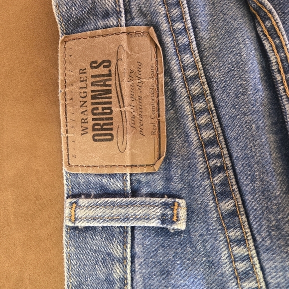 Wrangler Mens Relaxed Fit Denim Shorts Size 36 Light Washed Blue - Picture 3 of 5